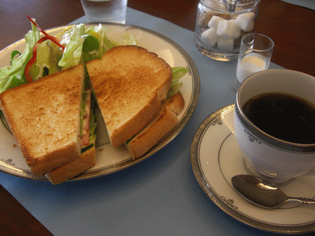 休日の朝食は、モーニング モーニング